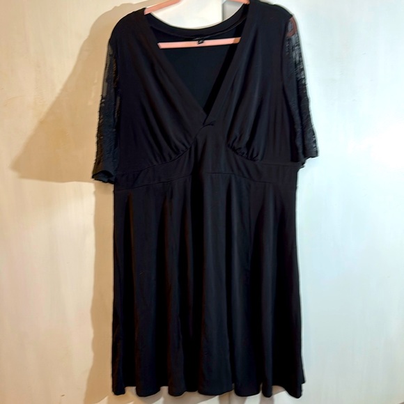 torrid Dresses & Skirts - Torrid 2 Black Dress
